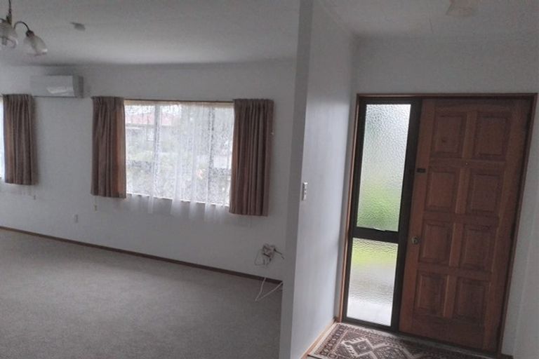 Photo of property in 4 Dinniss Avenue, Regent, Whangarei, 0112