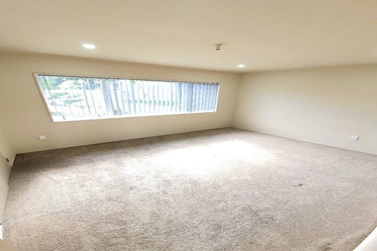 Photo of property in 2/4 South Street, Papakura, 2110