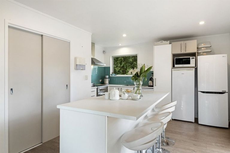 Photo of property in 100 Spinella Drive, Bayview, Auckland, 0629