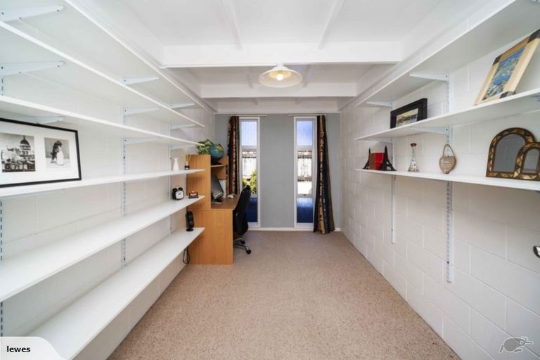 Photo of property in 13 Ambury Place, Merrilands, New Plymouth, 4312