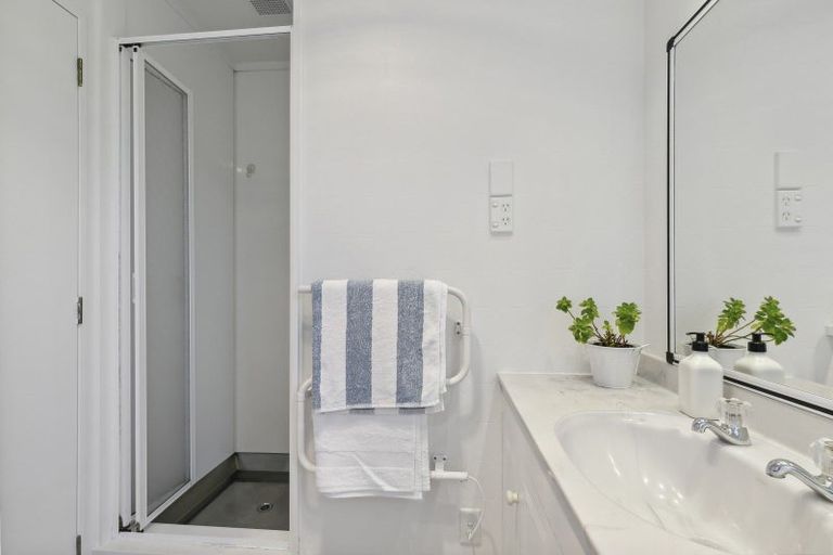 Photo of property in 94 Montgomery Avenue, Karori, Wellington, 6012