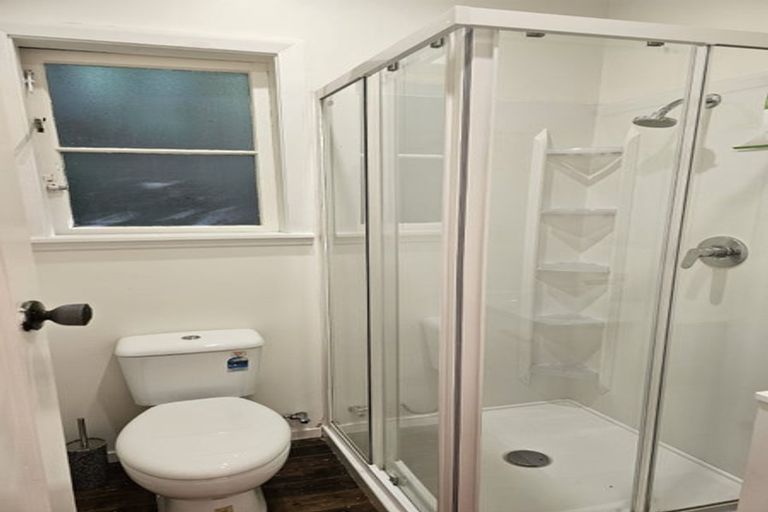 Photo of property in 51 Albemarle Road, Northland, Wellington, 6012