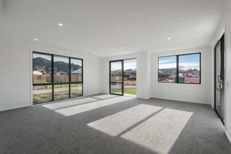 Photo of property in 12 Hebbard Court, Albert Town, Wanaka, 9305
