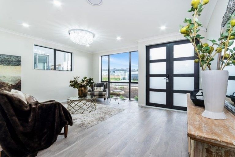Photo of property in 25 Nightingale Road, Flat Bush, Auckland, 2019