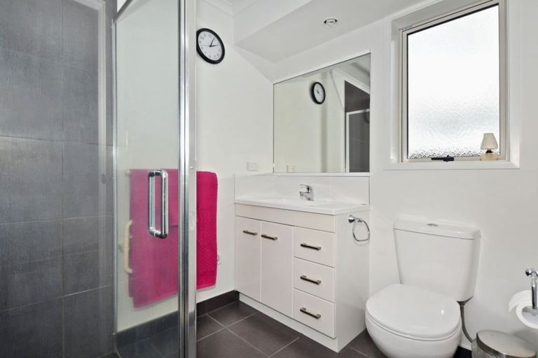 Photo of property in 14 O'farrell Drive, One Tree Point, 0118