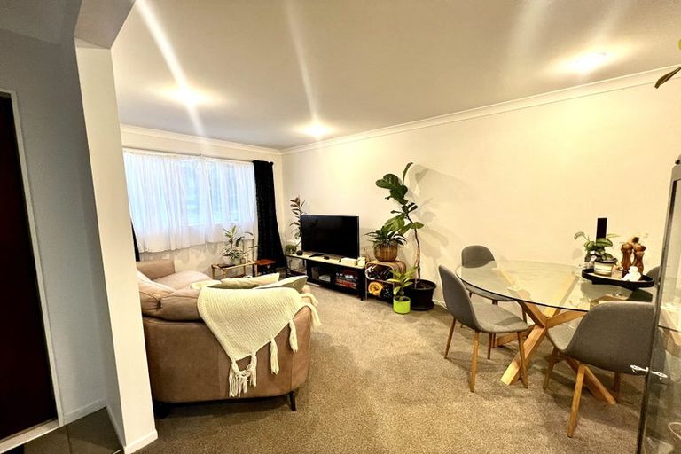 Photo of property in 24 George Deane Place, Greenhithe, Auckland, 0632