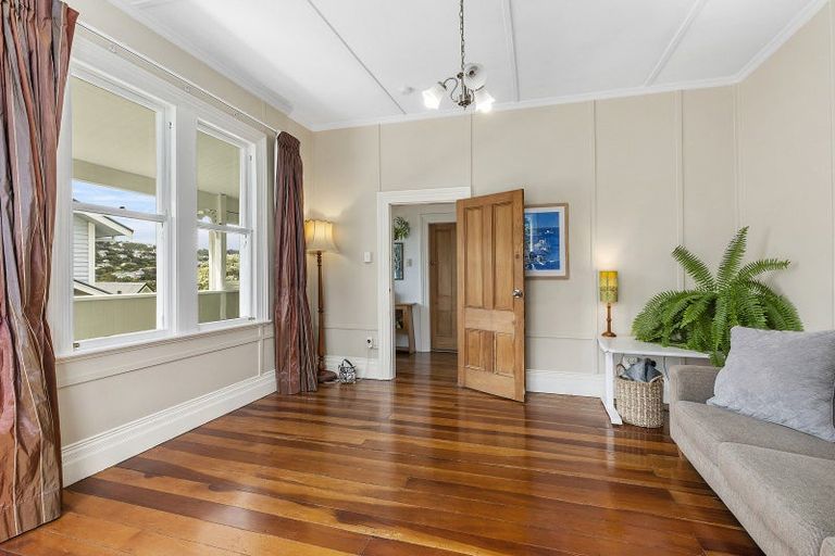 Photo of property in 15 Seine Street, Island Bay, Wellington, 6023