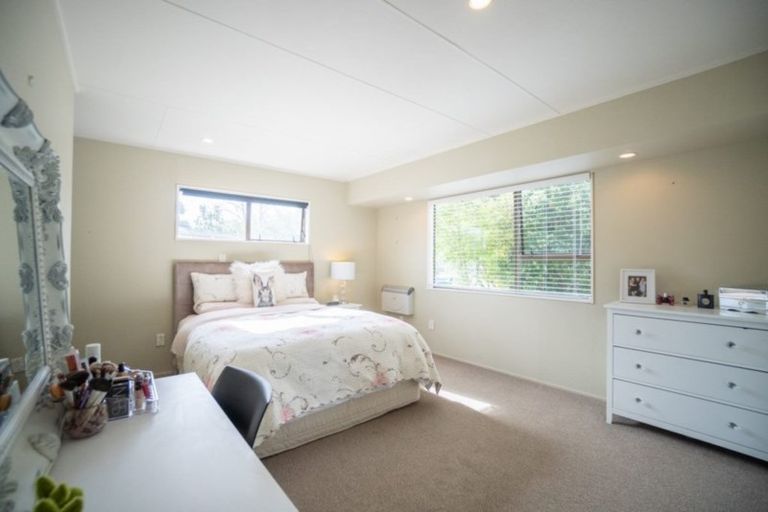 Photo of property in 35 Meadowbrook Drive, Cloverlea, Palmerston North, 4412