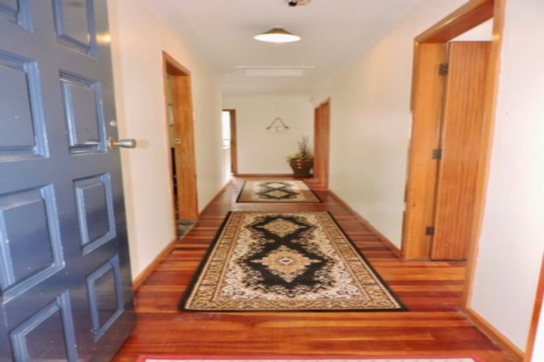 Photo of property in 89 Redwood Avenue, Tawa, Wellington, 5028