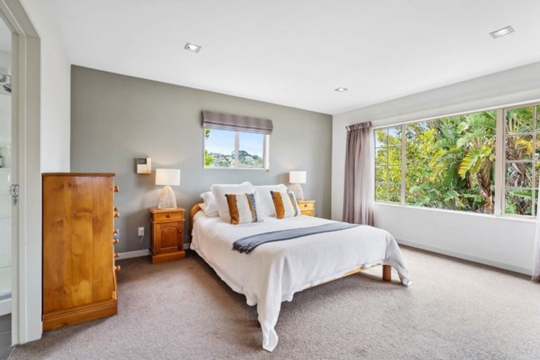 Photo of property in 68 Saddleback Rise, Murrays Bay, Auckland, 0630
