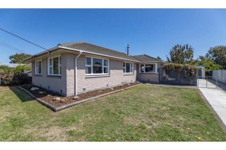 Photo of property in 17 Ariel Place, Aranui, Christchurch, 8061
