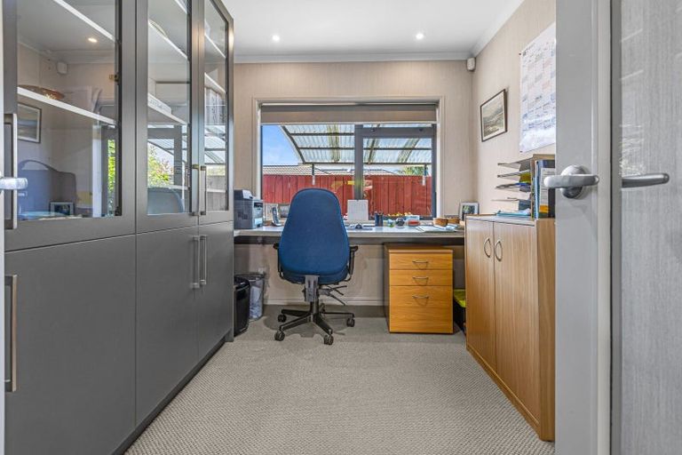 Photo of property in 137 Rowesdale Drive, Ohauiti, Tauranga, 3112