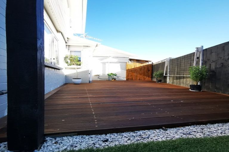 Photo of property in 4 Apple Orchard Way, Sunnyvale, Auckland, 0612