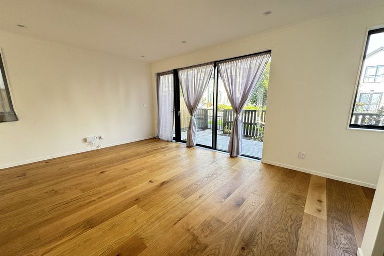 Photo of property in 15 Mahalo Avenue, Wiri, Auckland, 2104
