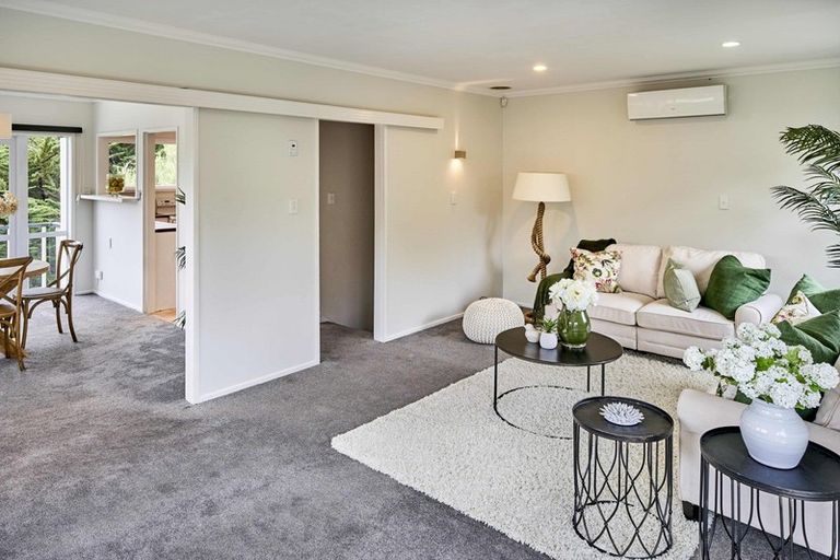 Photo of property in 46 Grays Road, Plimmerton, Porirua, 5026