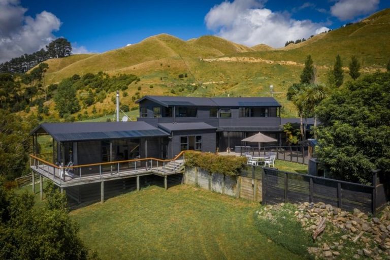 Photo of property in 72 Aston Road, Waikanae, 5391