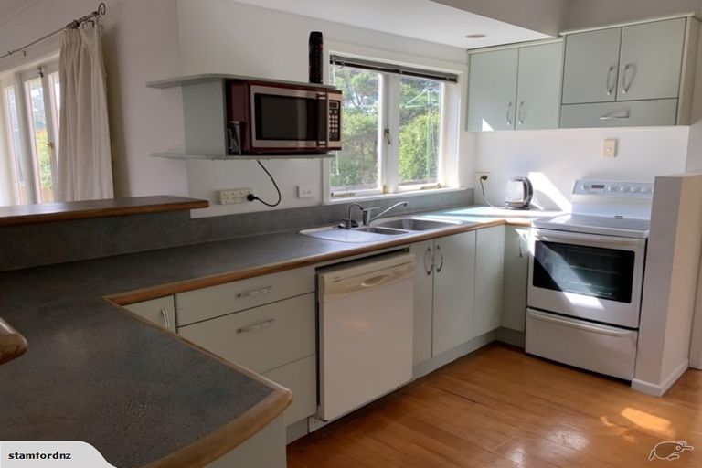 Photo of property in 32 Taupo Street, Green Bay, Auckland, 0604