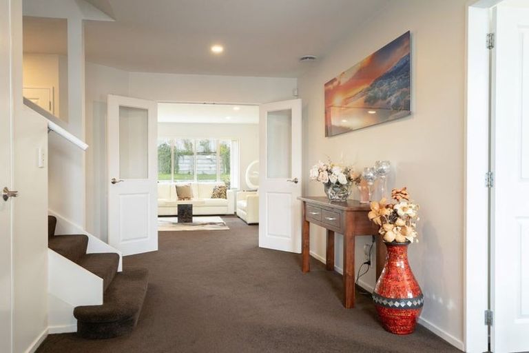 Photo of property in 8 Neston Grove, Churton Park, Wellington, 6037