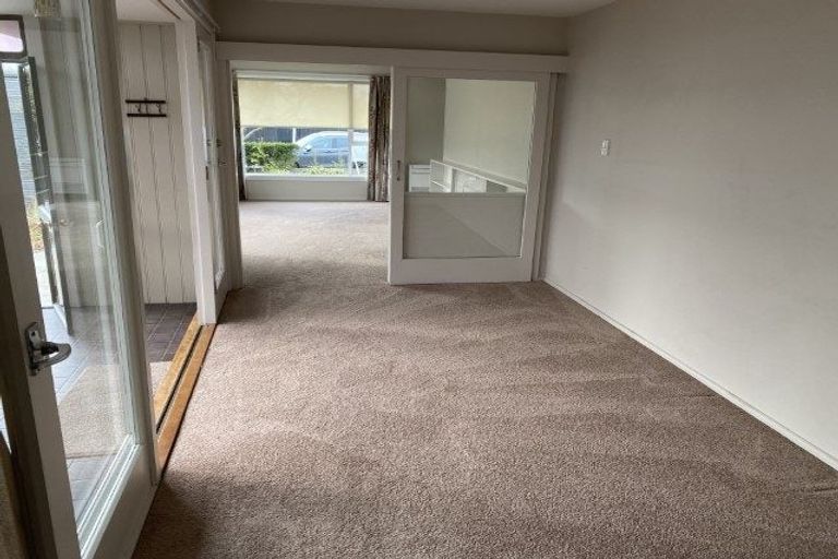 Photo of property in 6 Dulles Place, Papanui, Christchurch, 8053