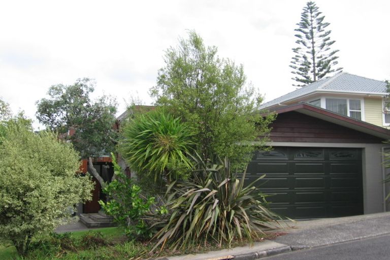Photo of property in 15 De Val Drive, Titirangi, Auckland, 0604