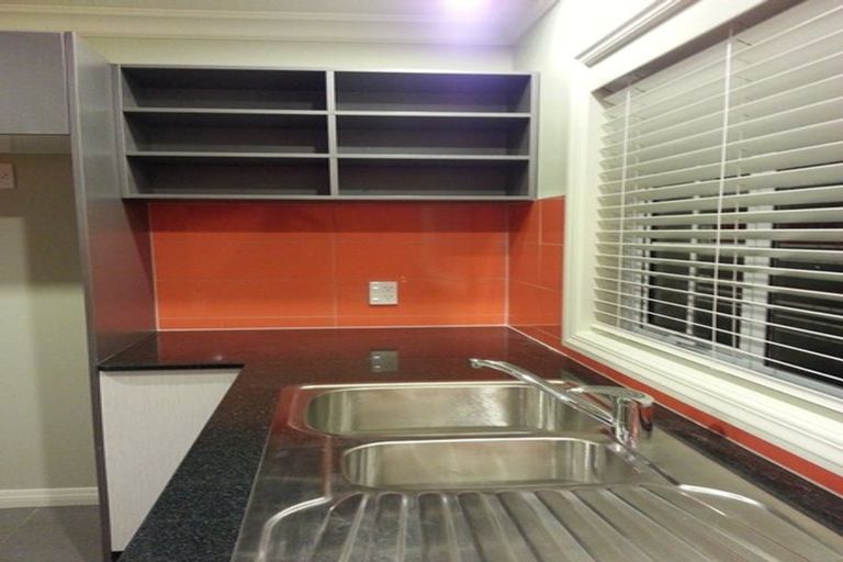 Photo of property in 4 Nirmal Place, Sunnyvale, Auckland, 0612