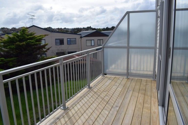 Photo of property in 10/15 Andersons Road, Oteha, Auckland, 0632