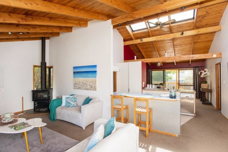 Photo of property in 57 Moana Road, Okitu, Gisborne, 4010