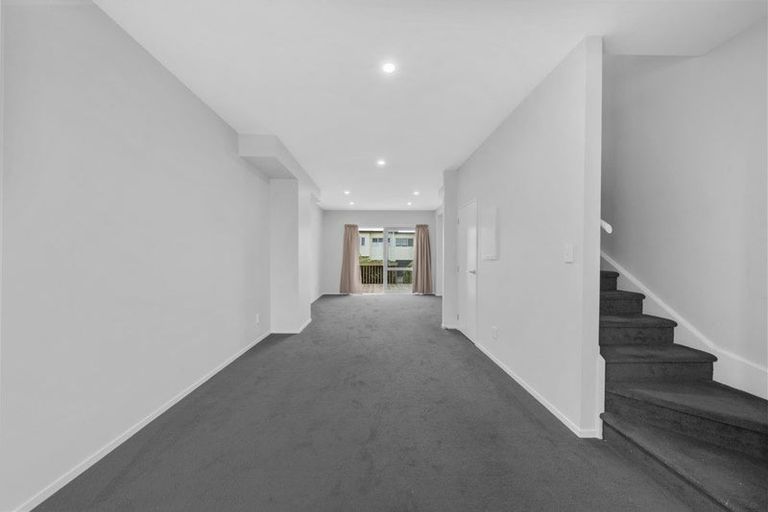 Photo of property in 15/11 Ray Small Drive, Papakura, 2110