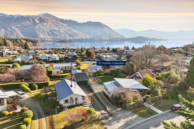 Photo of property in 37 Hunter Crescent, Wanaka, 9305