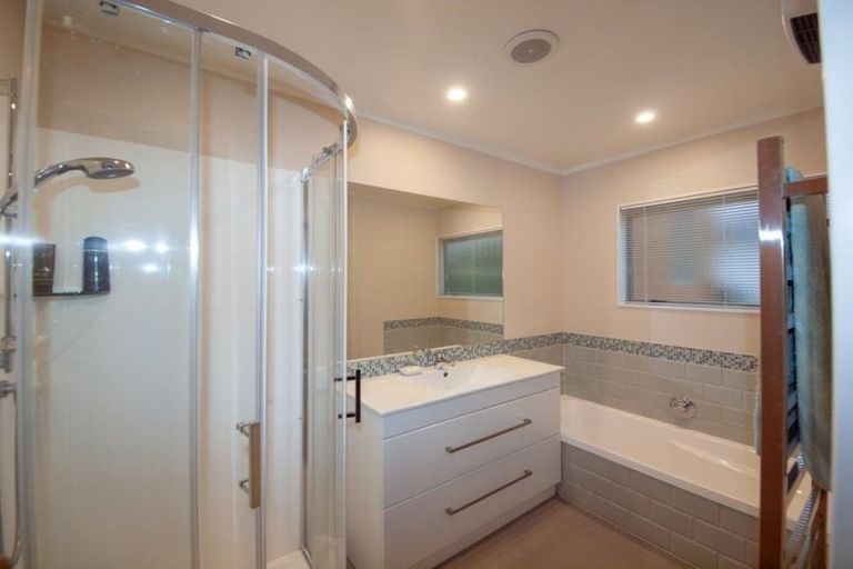 Photo of property in 10 Myers Grove, Churton Park, Wellington, 6037