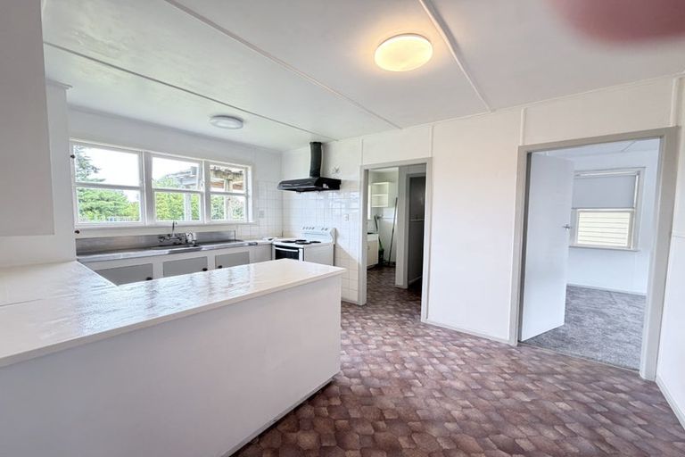 Photo of property in 49 Longburn Road, Henderson, Auckland, 0610