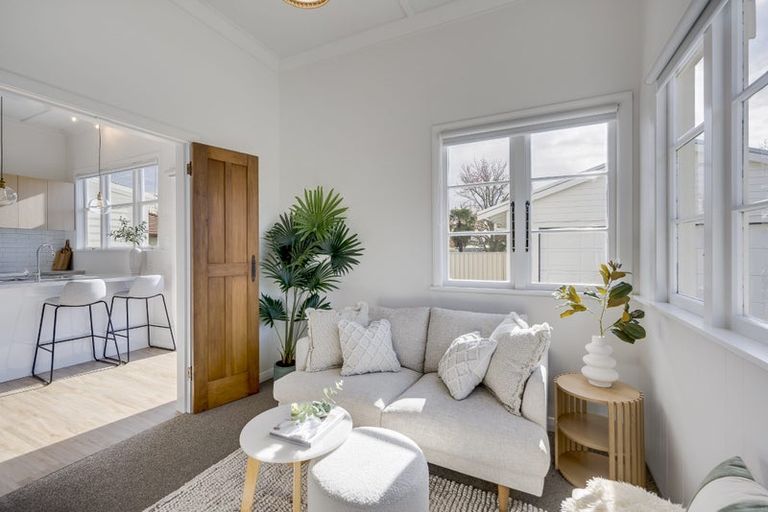 Photo of property in 11a Moeller Street, Taradale, Napier, 4112