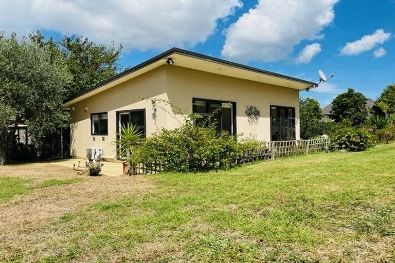 Photo of property in 32 Ranfurly Road, Alfriston, Auckland, 2105