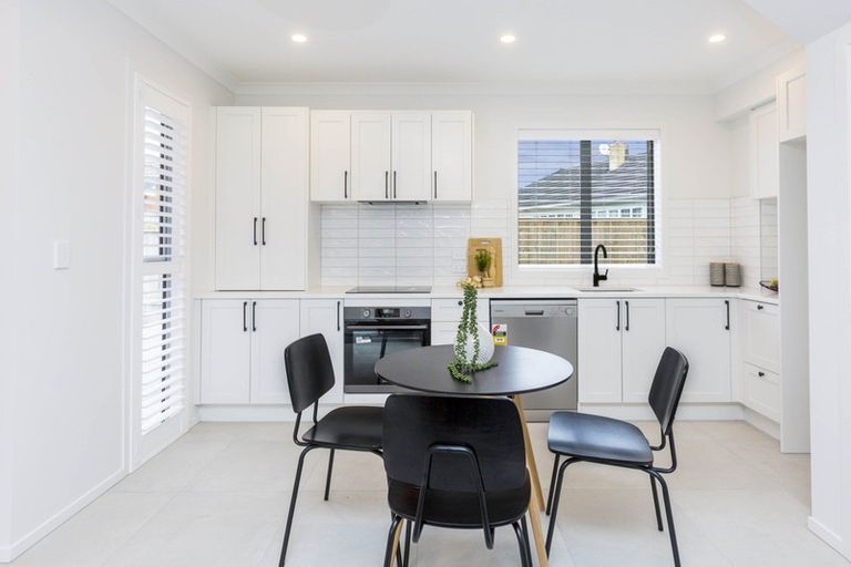 Photo of property in 44c Pine Avenue, Upper Hutt Central, Upper Hutt, 5018