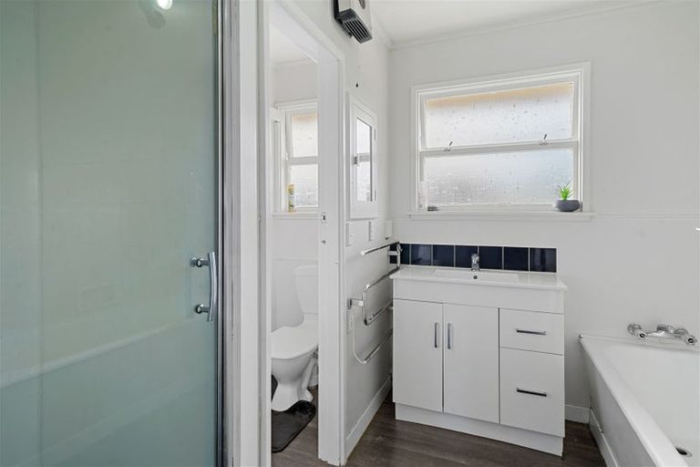 Photo of property in 35 Strathfield Avenue, Dallington, Christchurch, 8061