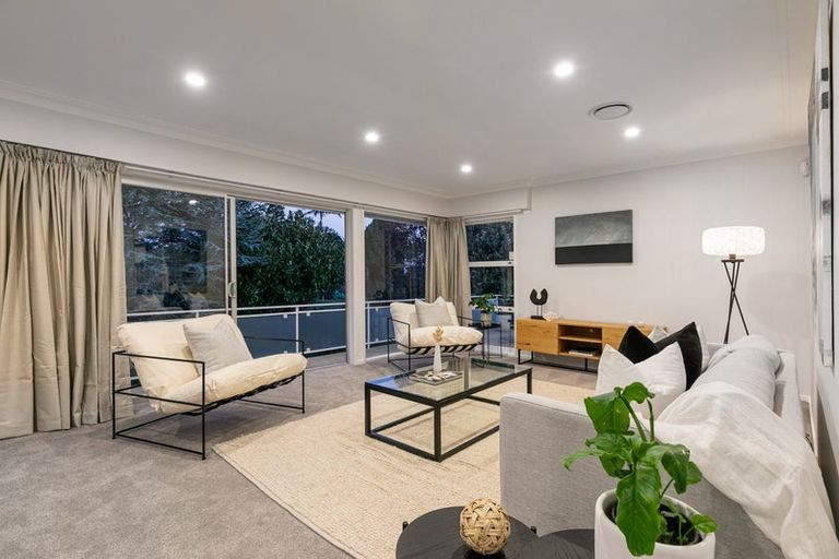 Photo of property in 4 Kerrymaria Place, Hillcrest, Auckland, 0627