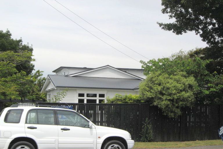 Photo of property in 122 Mays Road, St Albans, Christchurch, 8052