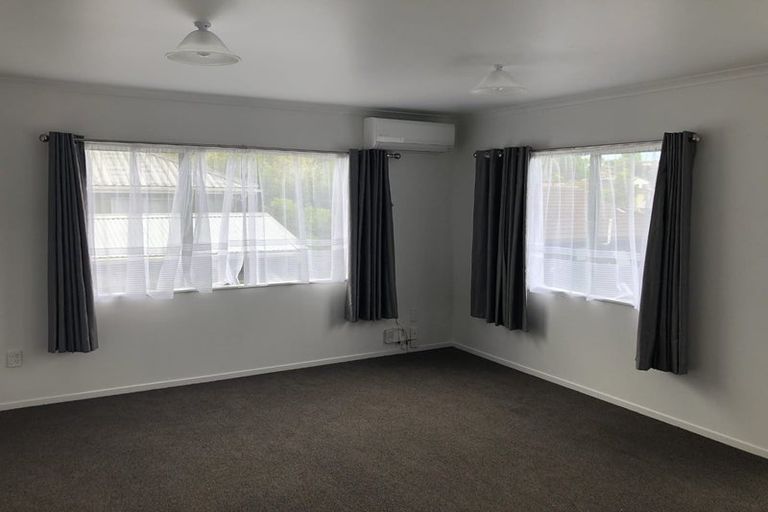 Photo of property in 12a Midgley Road, West Harbour, Auckland, 0618