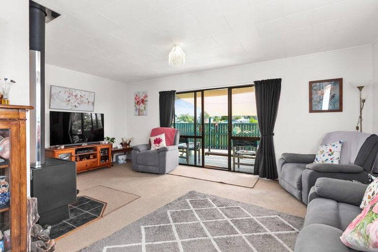 Photo of property in 7 Latham Stubbs Crescent, Waipawa, 4210
