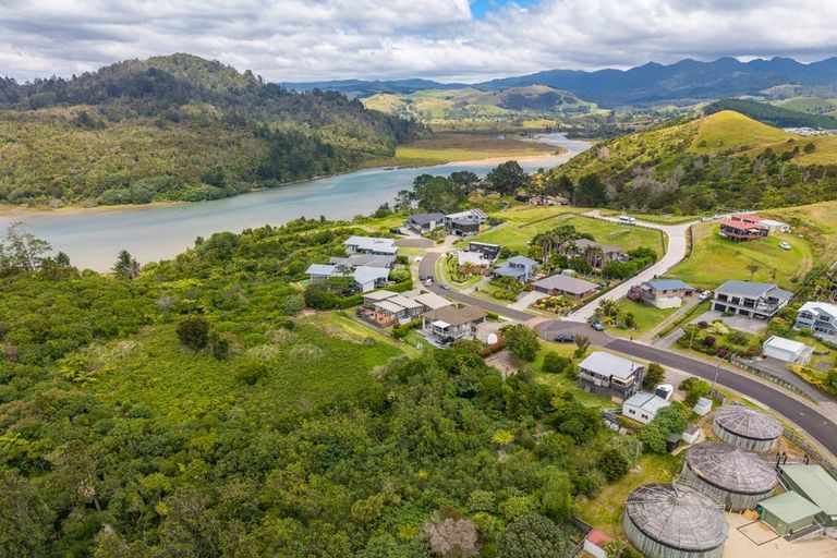Photo of property in 100 Estuary View, Whangamata, 3620