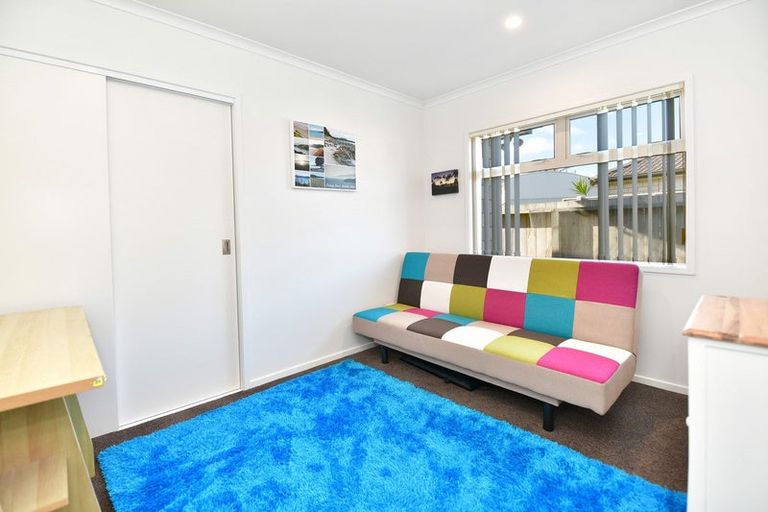 Photo of property in 43a Doment Crescent, Orewa, 0931