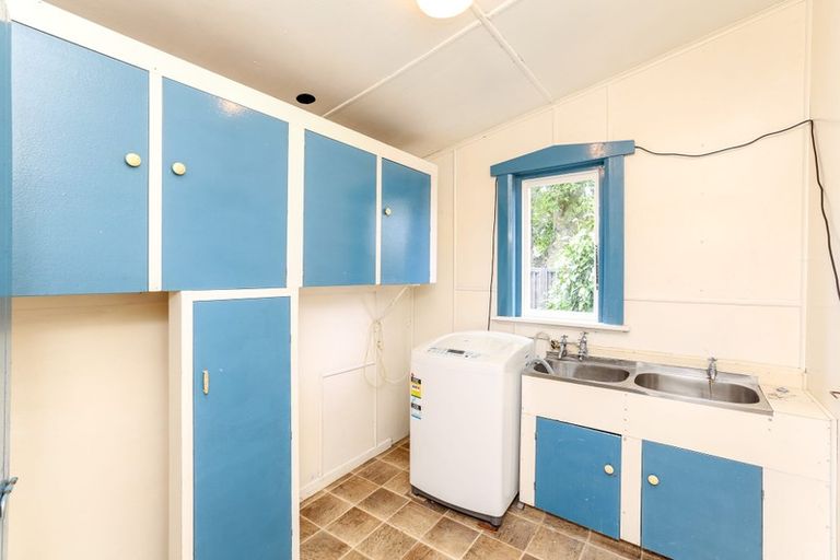 Photo of property in 5 Huatoki Street, Vogeltown, New Plymouth, 4310