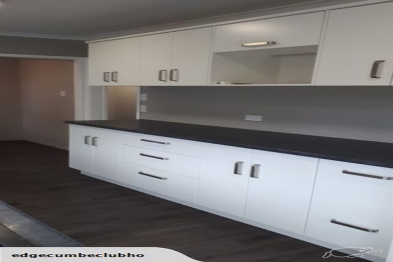 Photo of property in 16 Matipo Place, Edgecumbe, 3120