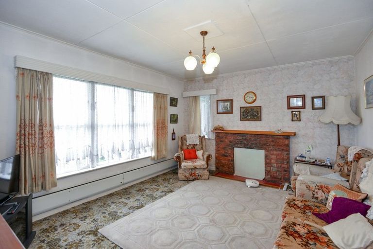 Photo of property in 443 Dalcross Street, Mayfair, Hastings, 4122