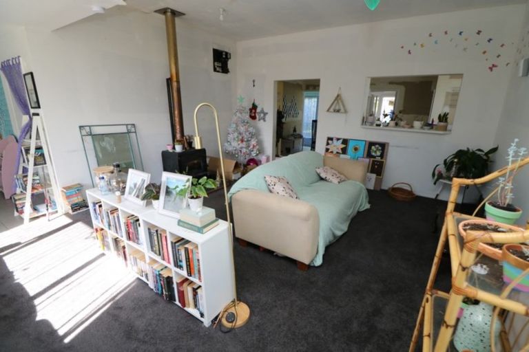 Photo of property in 12 Easton Street, Foxton, 4814