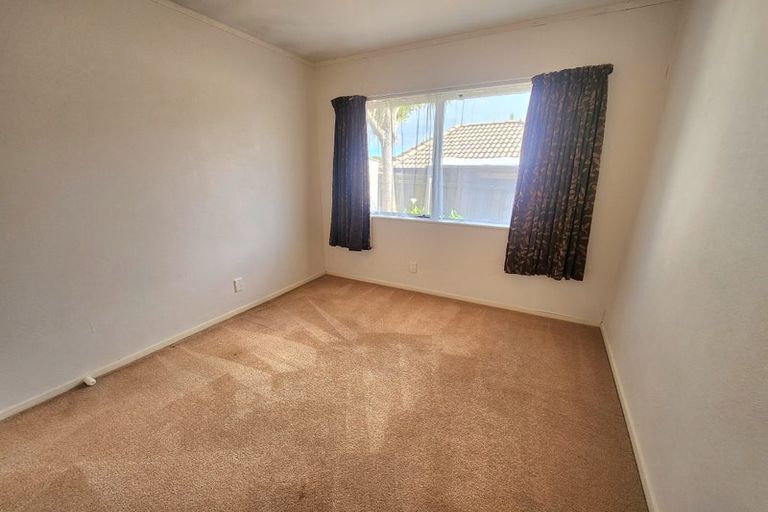 Photo of property in 35 Orangewood Drive, Northpark, Auckland, 2013