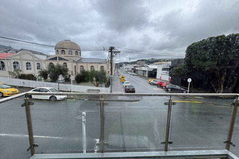 Photo of property in 4/41 Home Street, Mount Victoria, Wellington, 6011