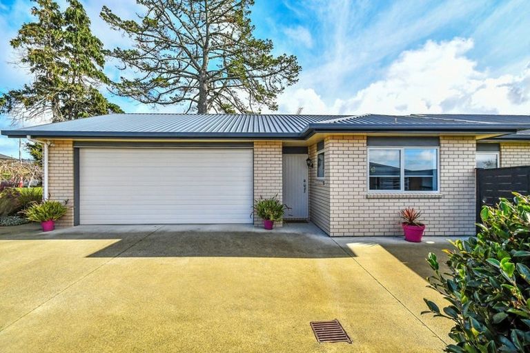 Photo of property in 90 Helenslee Road, Pokeno, 2402