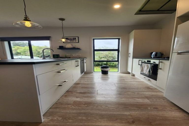 Photo of property in 28 Ihaka Hakuene Street, Manakau, Levin, 5573