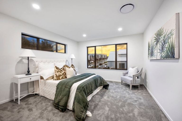 Photo of property in 32 Paparahi Place, Wainui, Silverdale, 0992